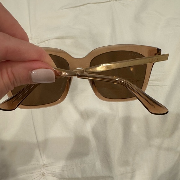 DIFF Eyewear BELLA Polarized Sunglasses in Café Ole Brown - Picture 10 of 11